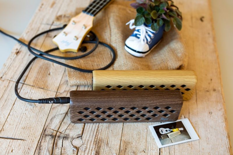 Flight Tiny6 Maple Bluetooth Ukulele Versterker 2x3W met Oplaadbare Batterij en Maple Afwerking