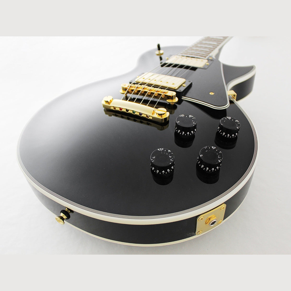FGN Neo Classic LC10 elektrische gitaar Black, Alnico 5 humbuckers, gouden hardware, met gigbag
