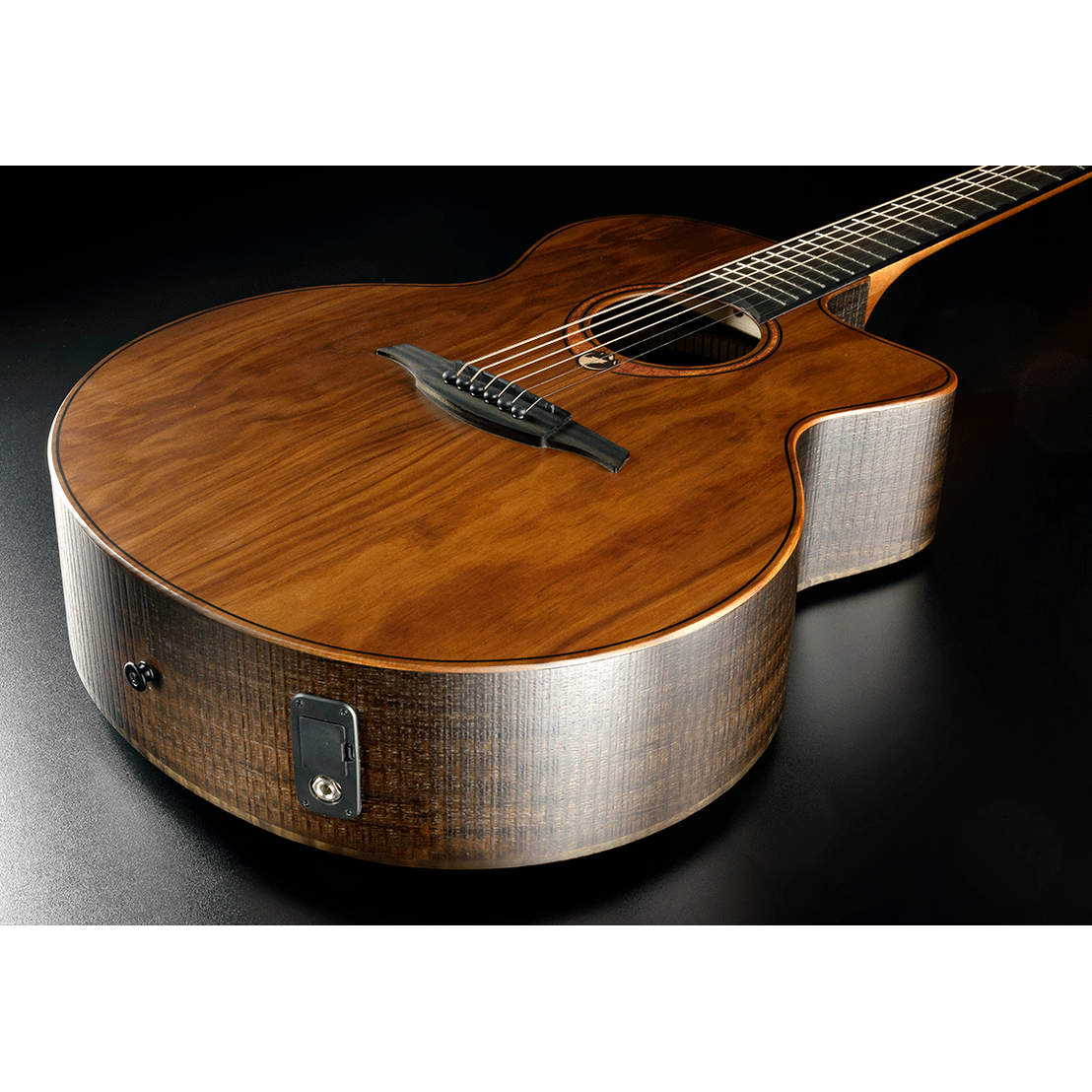 Lâg SAUVAGE-JCE Semi-Akoestische Jumbo Gitaar