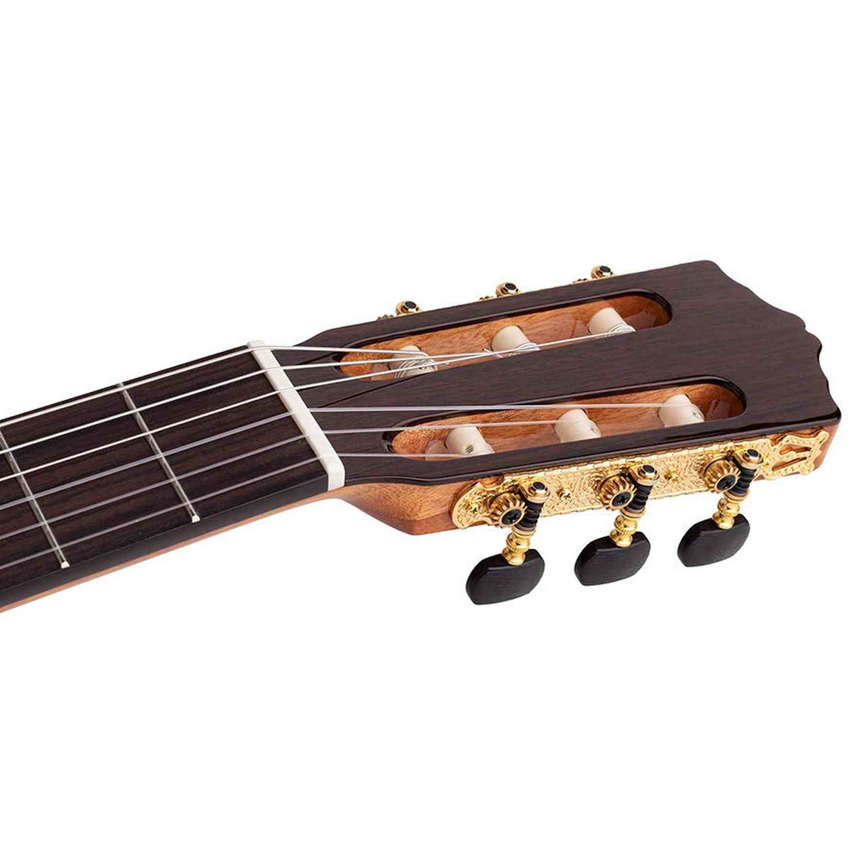 Salvador Cortez CS-60CE – Klassieke gitaar met massief spruce bovenblad, cutaway, Fishman elektronica en gigbag