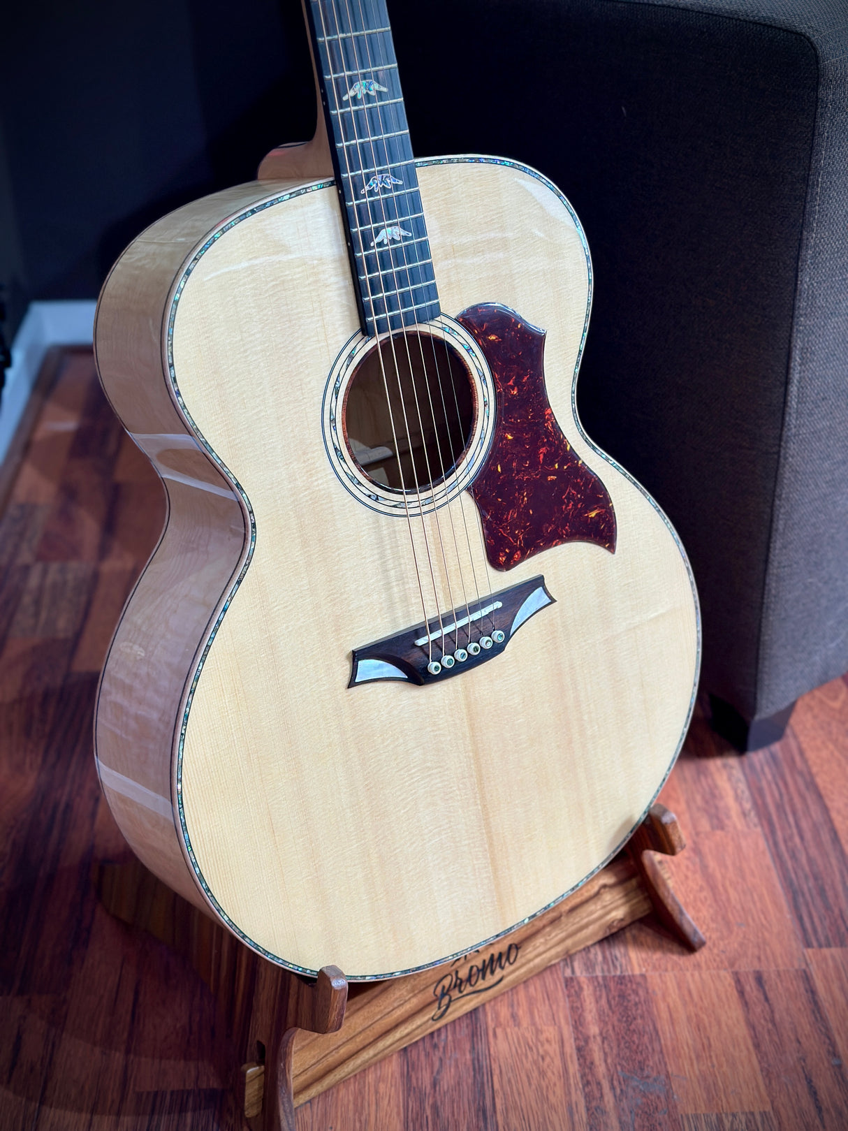 Bromo BAN7E Danali Series Jumbo akoestische gitaar sollid