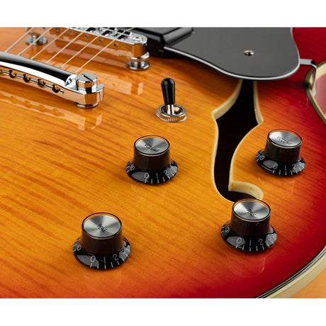 Sire Guitars H7V/CS Elektrische archtop gitaar met P90s cherry sunburst