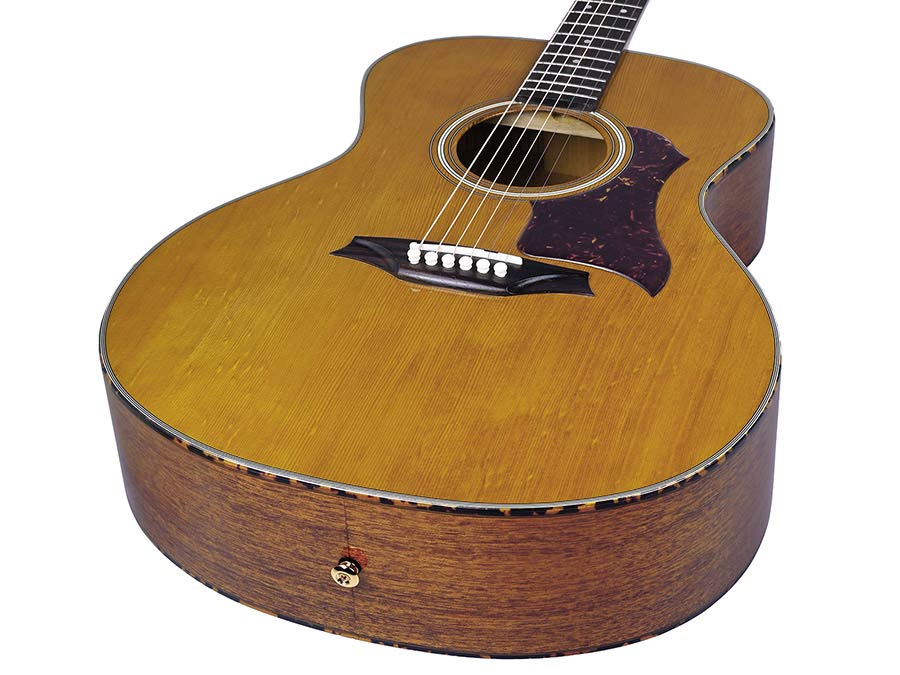 Bromo BAN2V Denali Series Grand Auditorium gitaar, torified solid spruce top, mahogany body, natural gloss, heavy duty tas