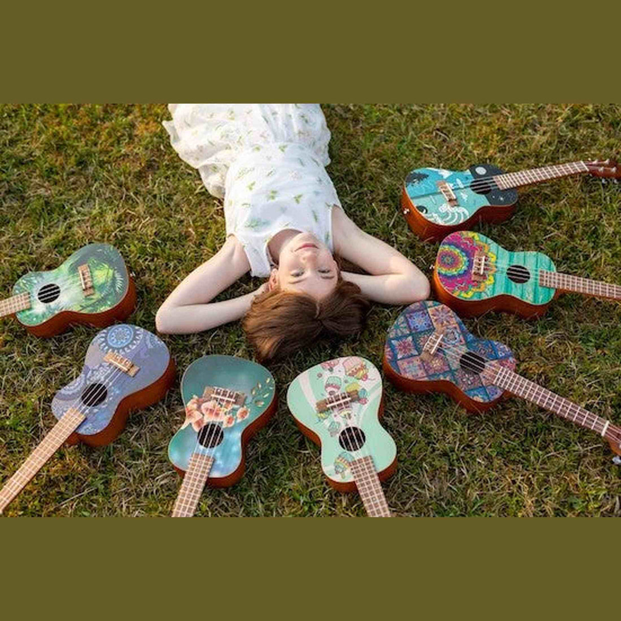 Flight AUC-33 Stardust Concert Ukulele met Sapele Body, Art Design en Aquila Nylgut Snaren