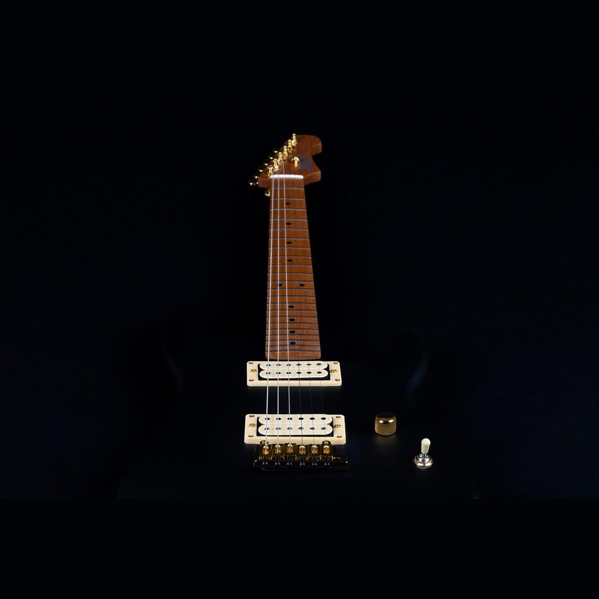 JET JS-700 MBK S-style Elektrische Gitaar HH Wilkinson Tremolo Roasted Maple Matt Zwart