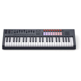 Novation FLkey2 49 master keyboard met 49 toetsen, 16 pads en 9 faders