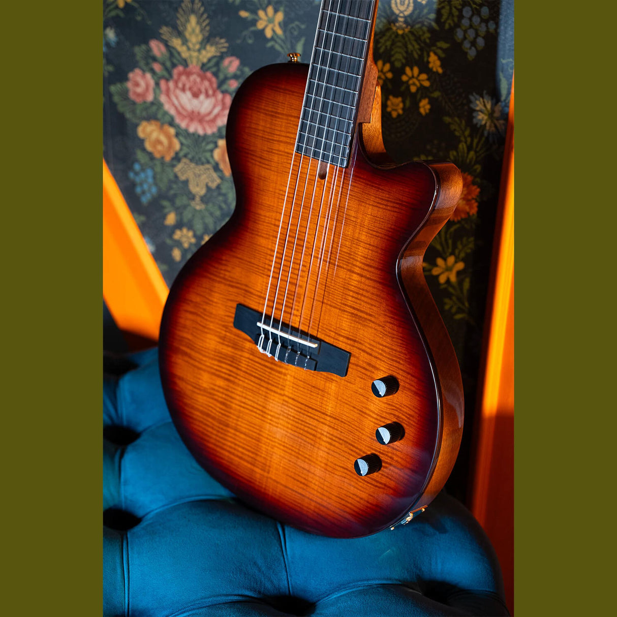 Cort Sunset Nylectric DLX TSB Nylon Elektrische Gitaar Solid Sitka Spruce met Flamed Maple Tobacco Sunburst