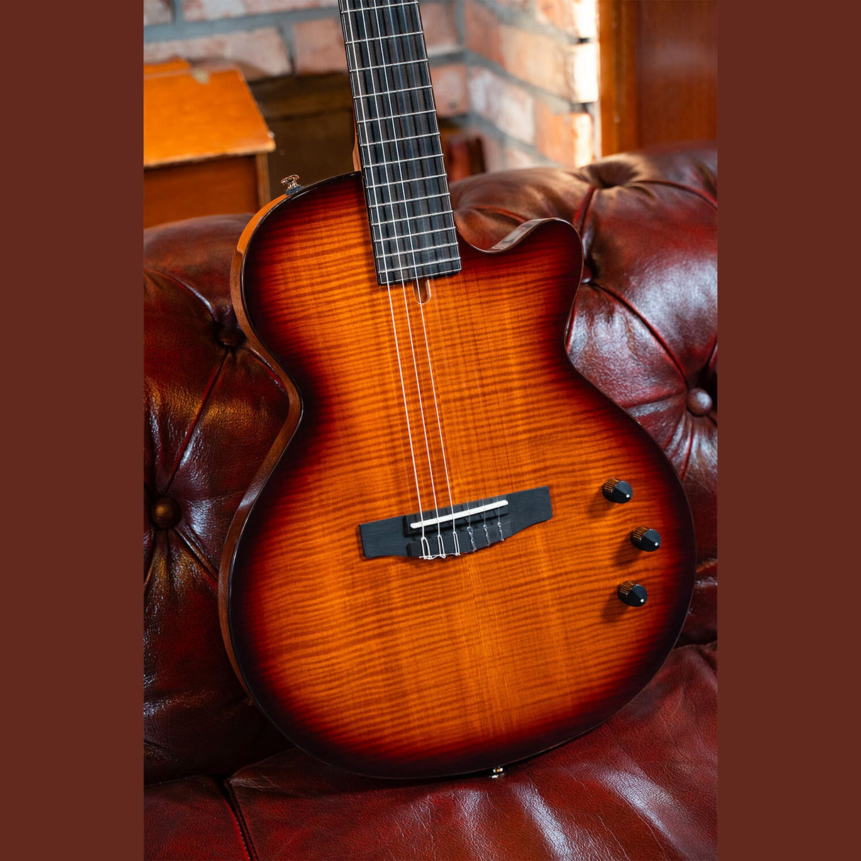 Cort Sunset Nylectric DLX TSB Nylon Elektrische Gitaar Solid Sitka Spruce met Flamed Maple Tobacco Sunburst