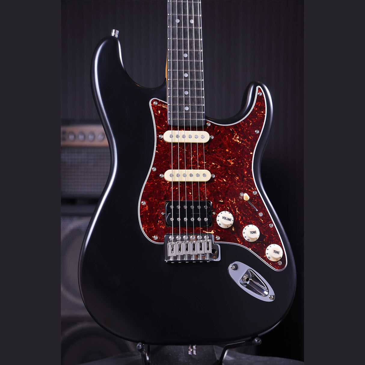 Patina PS-4 BK S-style Elektrische Gitaar HSS Alnico V Nitro Paulownia Body Roasted Maple Hals Zwart