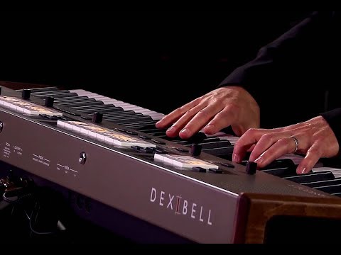 Dexibell Classico L4 Digital Organ with 76 Keys, 3.2 GB Wave Memory and 126 Organ Voices